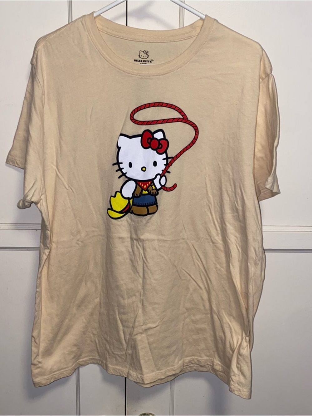 Hello Kitty XL Cream Short Sleeve Tee with Cowgirl Graphic